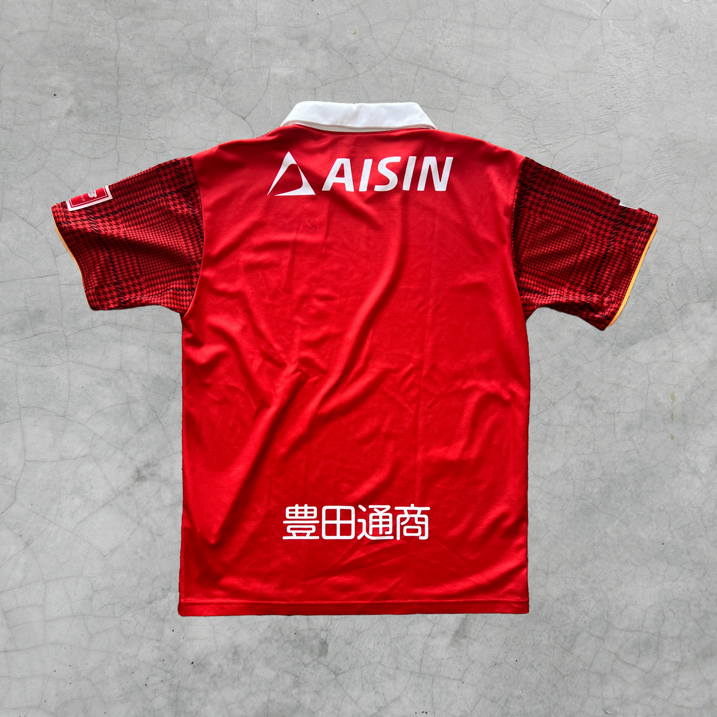 2017/18 Nagoya Grampus Home Shirt